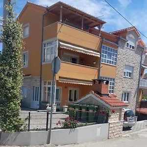 Radalj Apartament Kaštela
